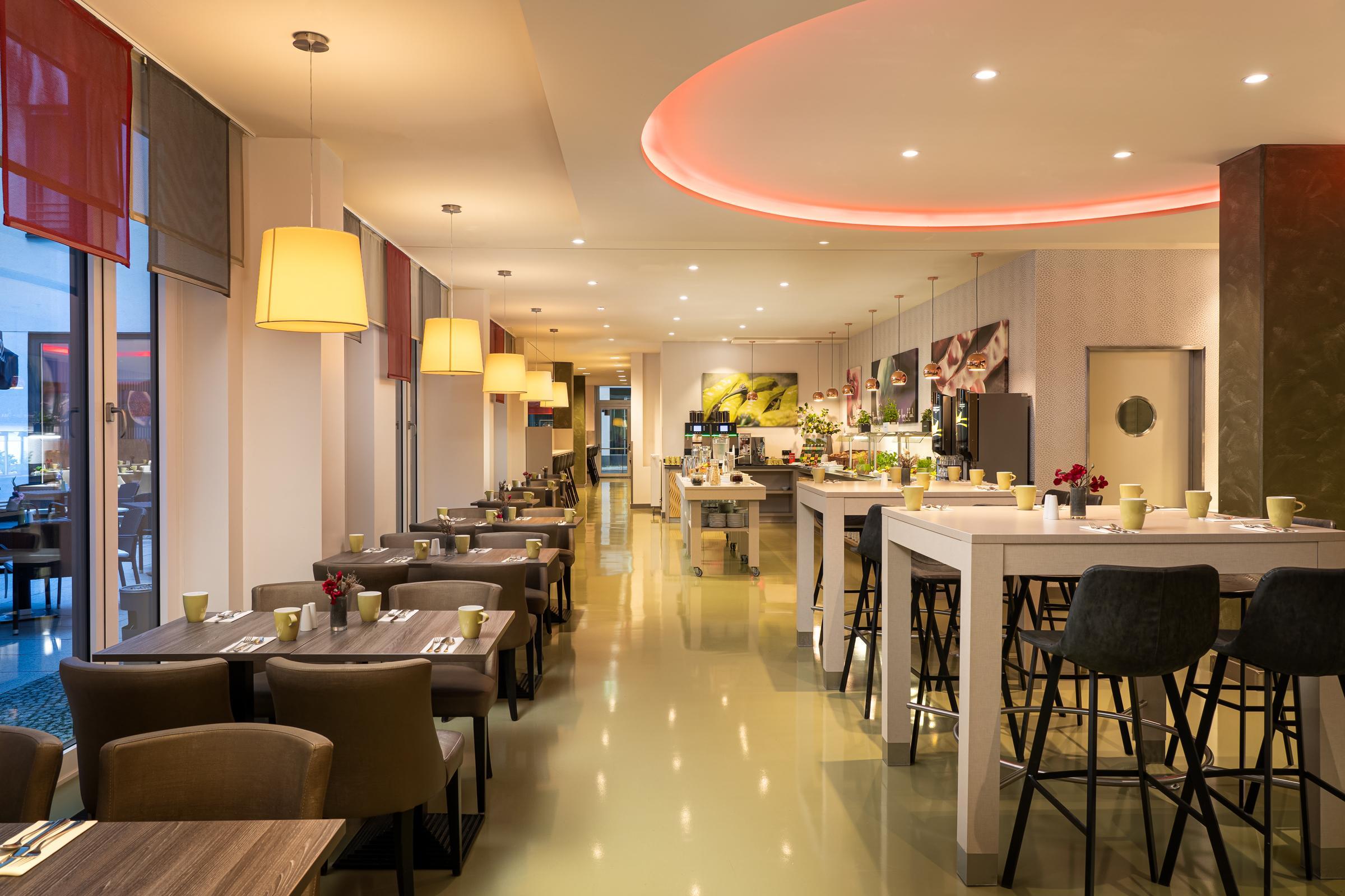 فندق ليوناردو بيرلين ميت برلين المظهر الخارجي الصورة Breakfast buffet at a modern hotel