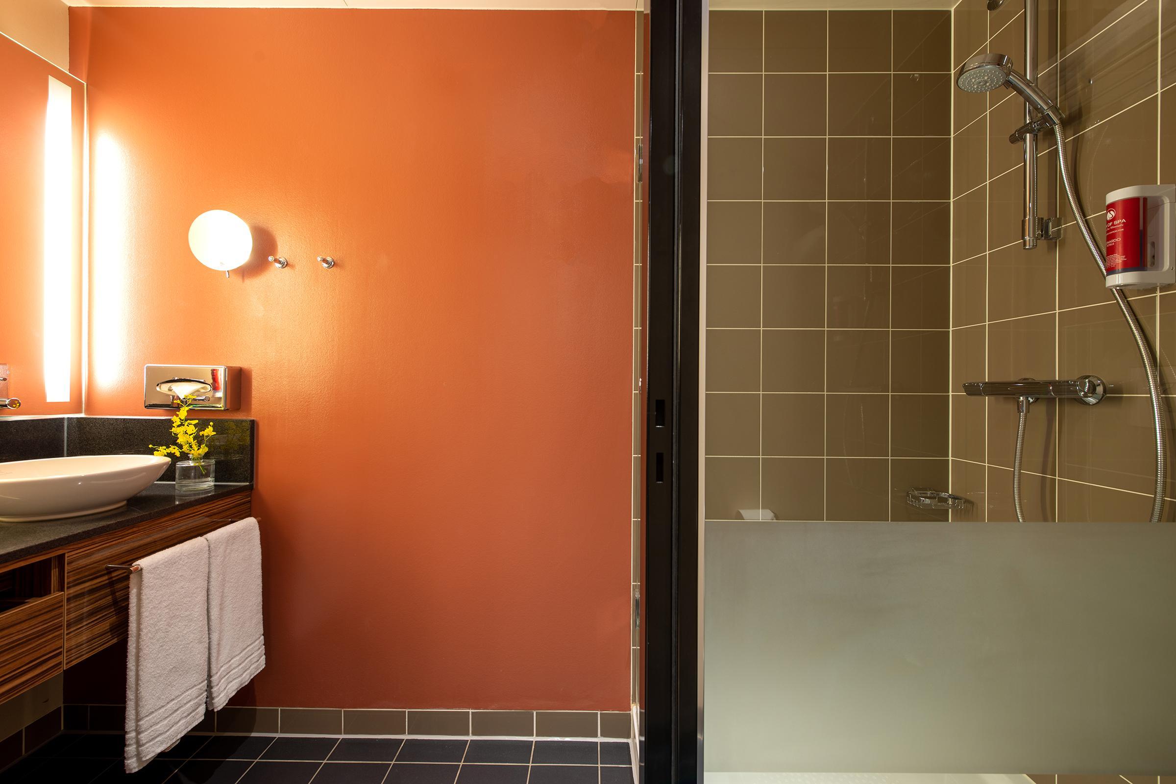 فندق ليوناردو بيرلين ميت برلين المظهر الخارجي الصورة Bathroom